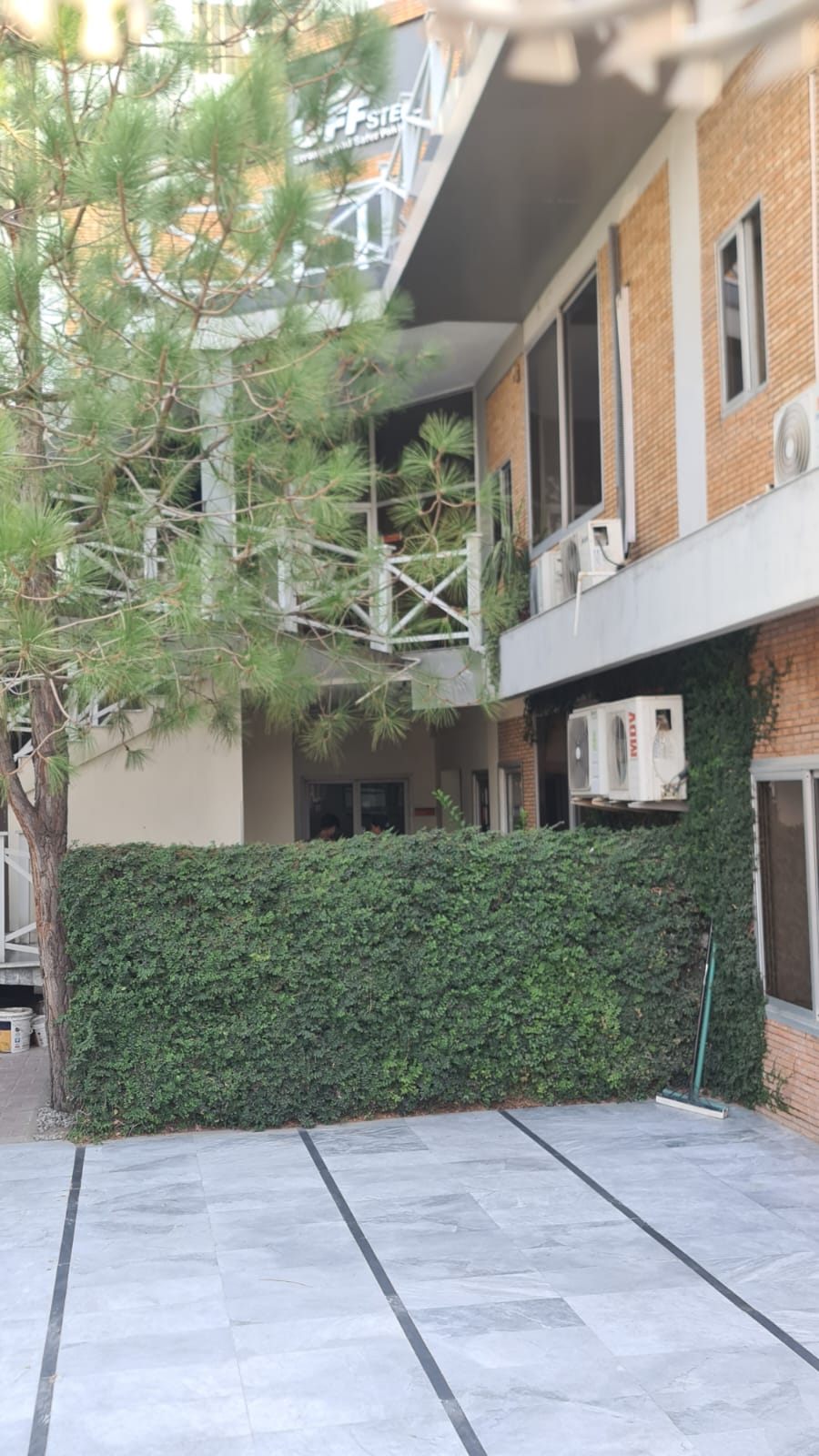 FF Steel HQ & Interiors — image 13